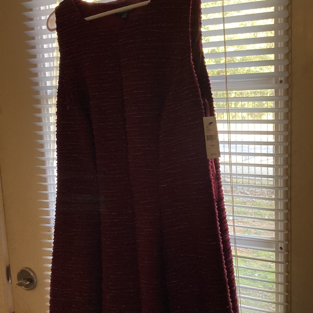 Burgundy short sleeveless dress Size 10/12 - Picture 5 of 5